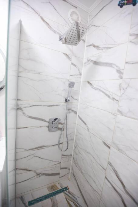 Garsoniera Central II Târgu Jiu エクステリア 写真